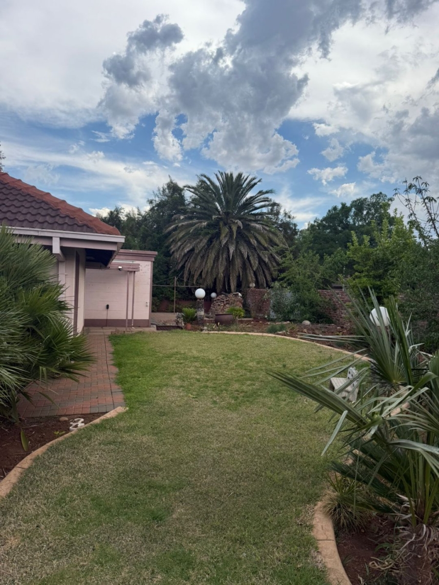  Bedroom Property for Sale in Miederpark North West